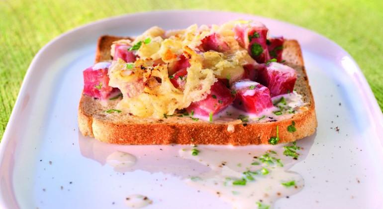 Toasts de pain complet au jambon